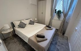 Athes Central Apartment